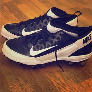 Men’s size 10 football cleats